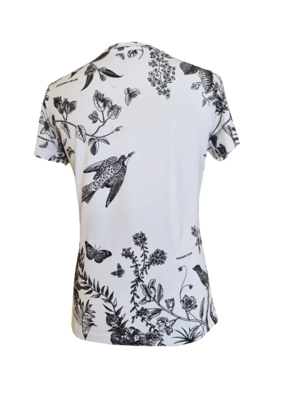 Majica Akinora s potiskom Black Spring z zadnje strani