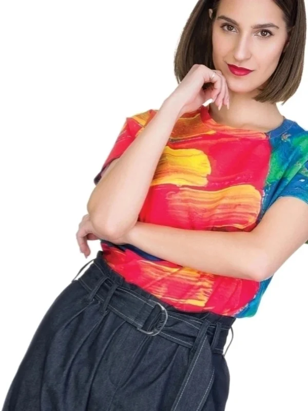 Majica z unikatnim potiskom Artbeat na modelu